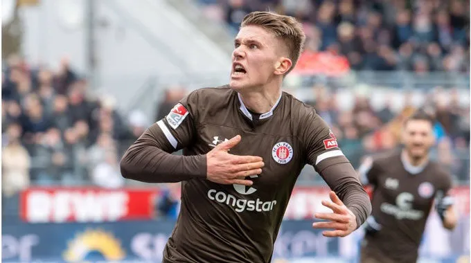 Viktor Gyokeres - Từ cậu bé đến tàu tốc hành Thuỵ Điển Sự trở lại đường ray của tàu siêu âm Thuỵ Điển mang tên Gyokeres